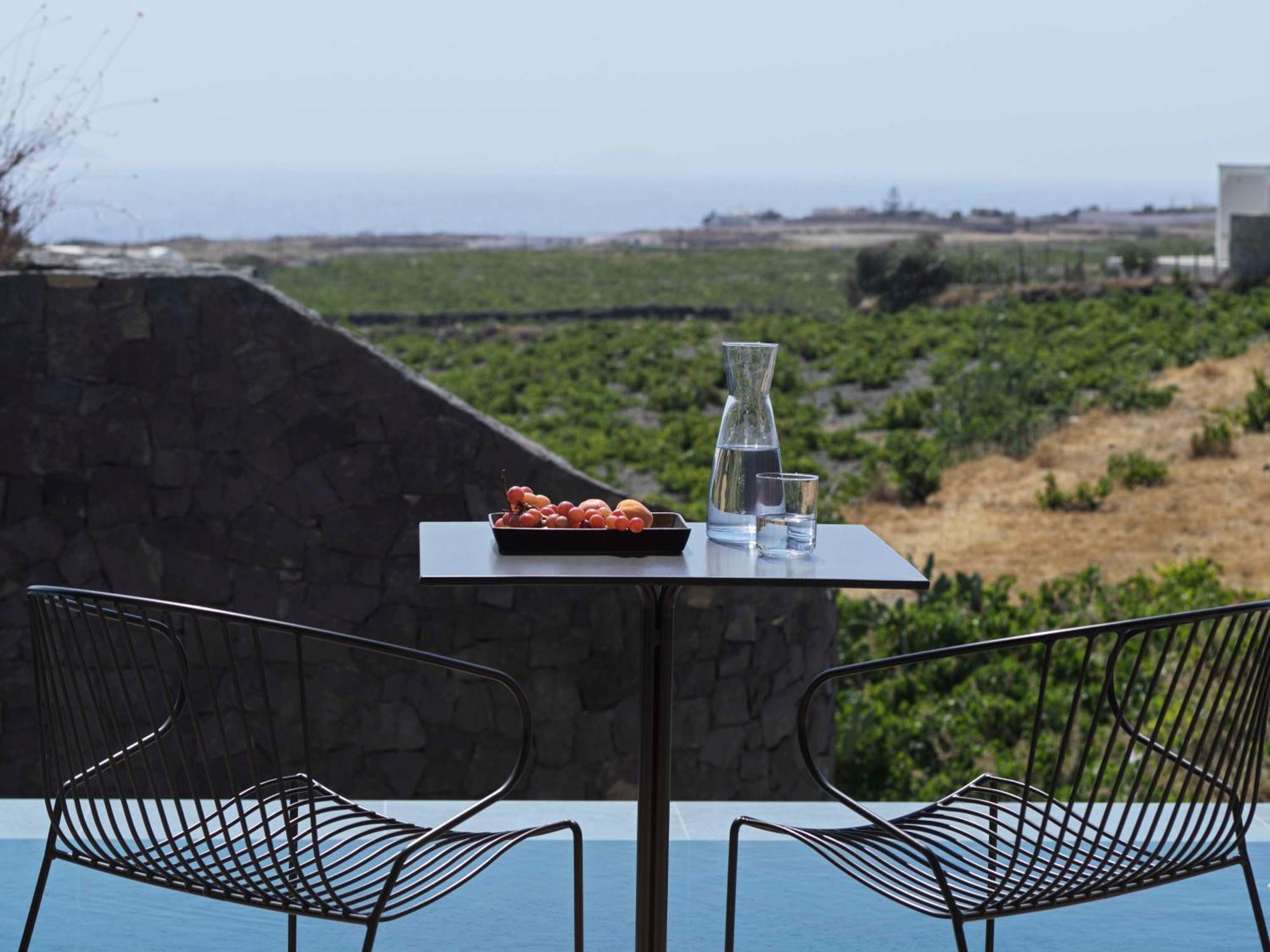 Magma Resort Santorini, In The Unbound Collection By Hyatt Vourvoulos Экстерьер фото